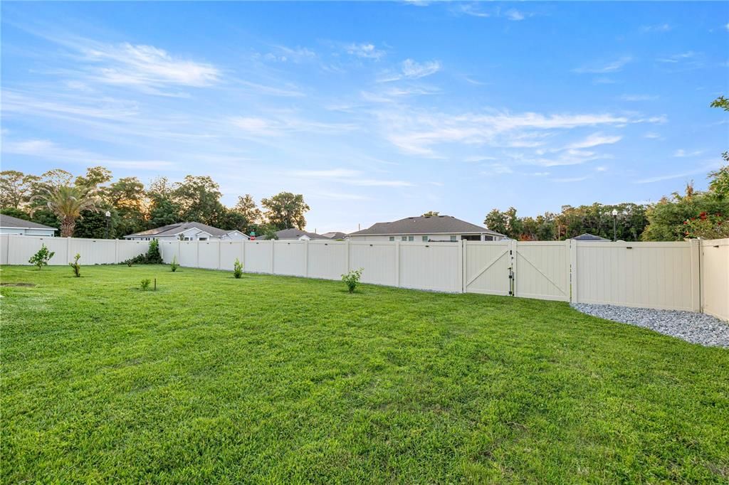 For Sale: $465,000 (4 beds, 3 baths, 2550 Square Feet)