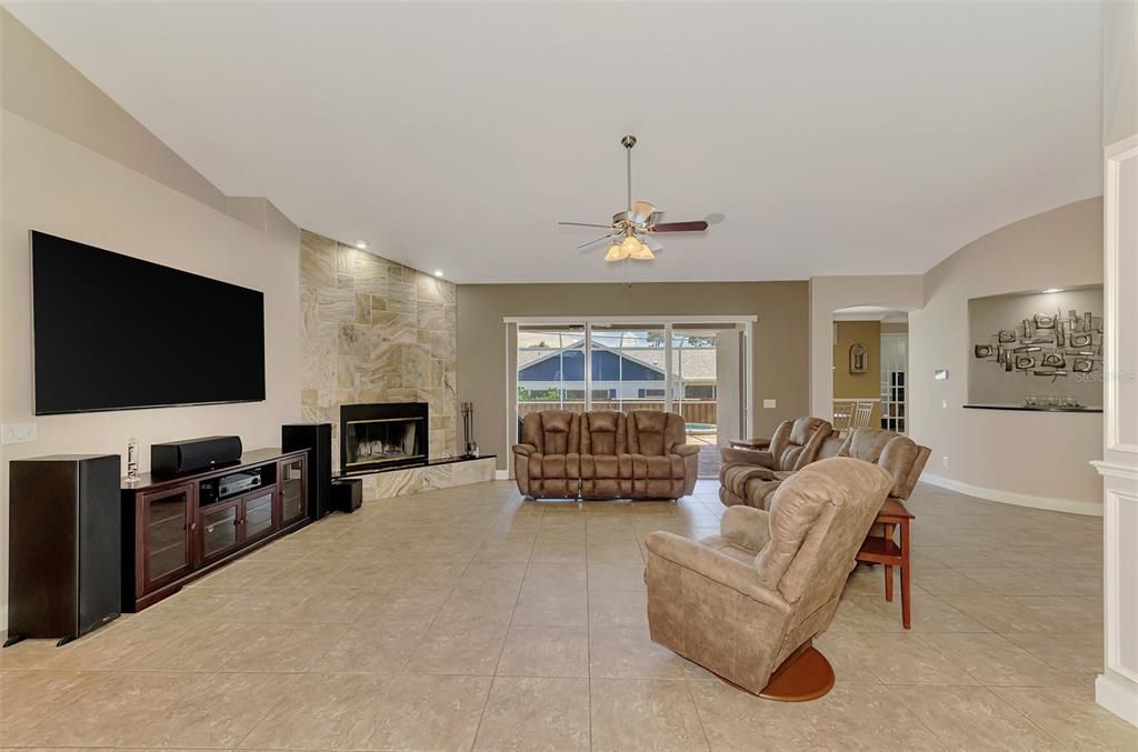 For Sale: $699,000 (3 beds, 2 baths, 3125 Square Feet)