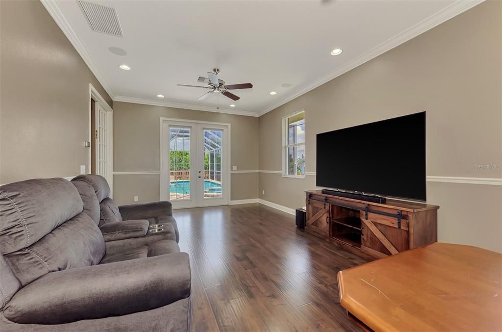 For Sale: $699,000 (3 beds, 2 baths, 3125 Square Feet)