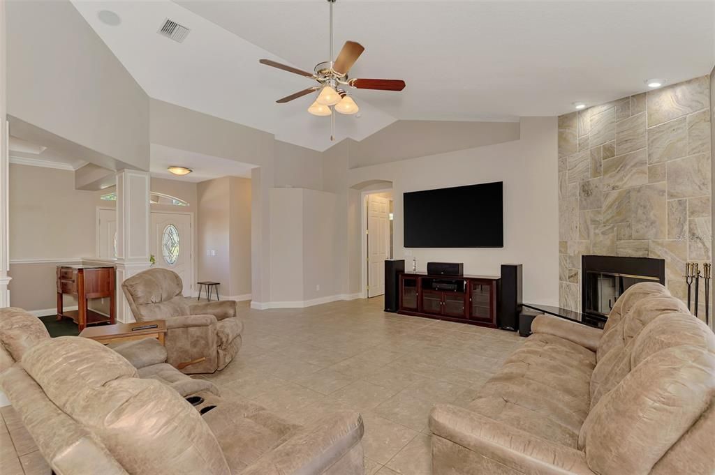 For Sale: $699,000 (3 beds, 2 baths, 3125 Square Feet)