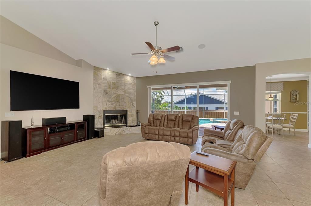 For Sale: $699,000 (3 beds, 2 baths, 3125 Square Feet)