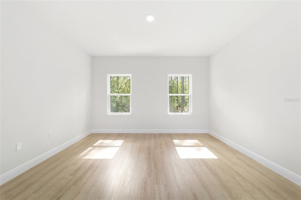En Venta: $293,000 (4 camas, 2 baños, 1833 Pies cuadrados)