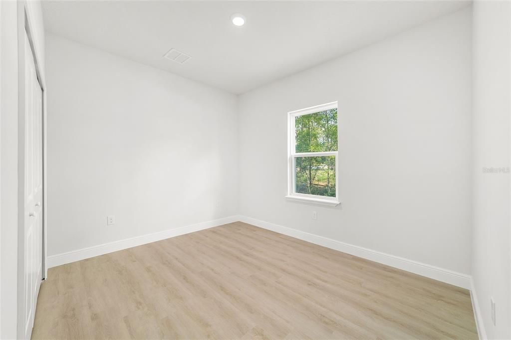 En Venta: $293,000 (4 camas, 2 baños, 1833 Pies cuadrados)
