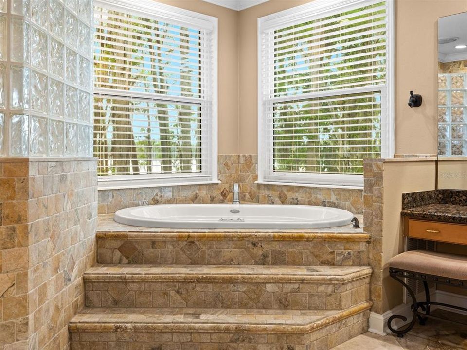 For Sale: $2,000,000 (5 beds, 7 baths, 5628 Square Feet)