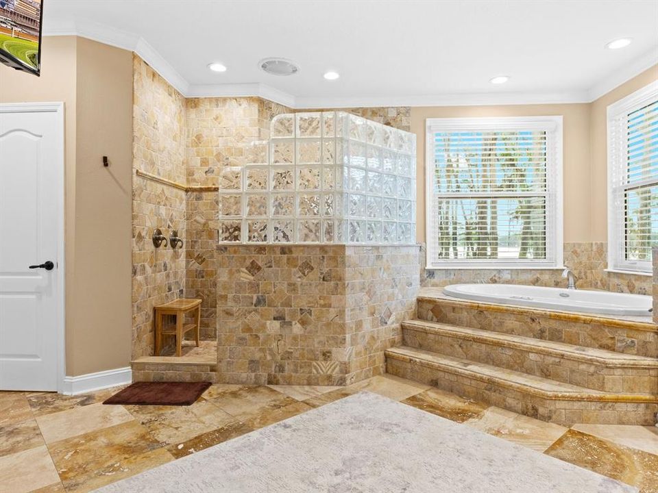 For Sale: $2,000,000 (5 beds, 7 baths, 5628 Square Feet)