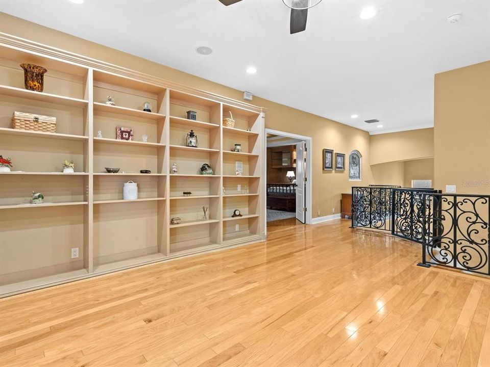 For Sale: $2,000,000 (5 beds, 7 baths, 5628 Square Feet)