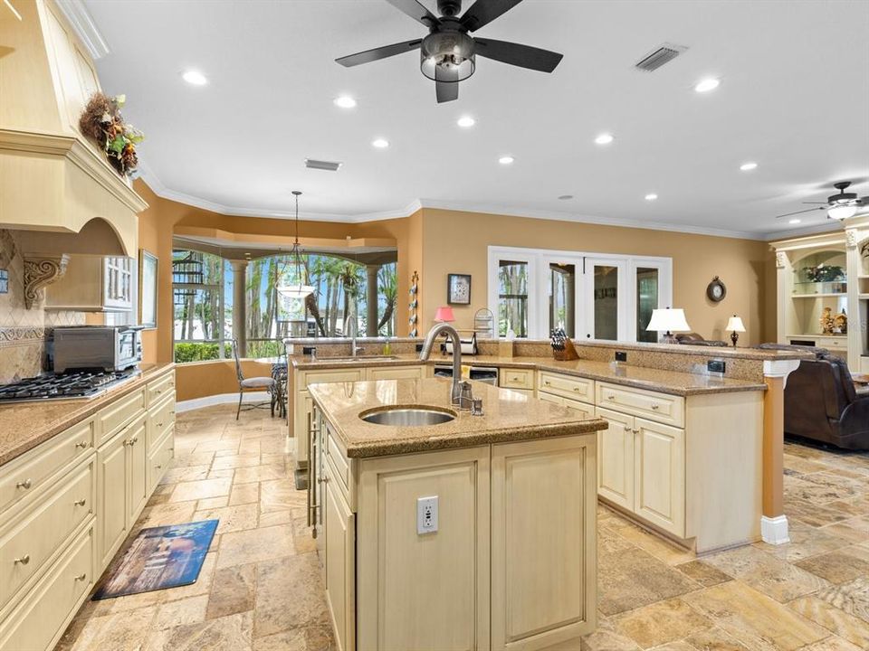 For Sale: $2,000,000 (5 beds, 7 baths, 5628 Square Feet)