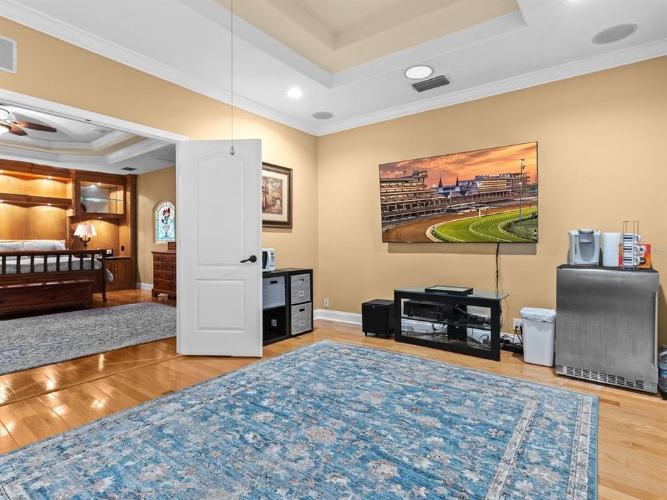 For Sale: $2,000,000 (5 beds, 7 baths, 5628 Square Feet)