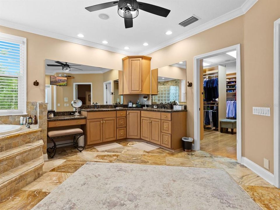 For Sale: $2,000,000 (5 beds, 7 baths, 5628 Square Feet)