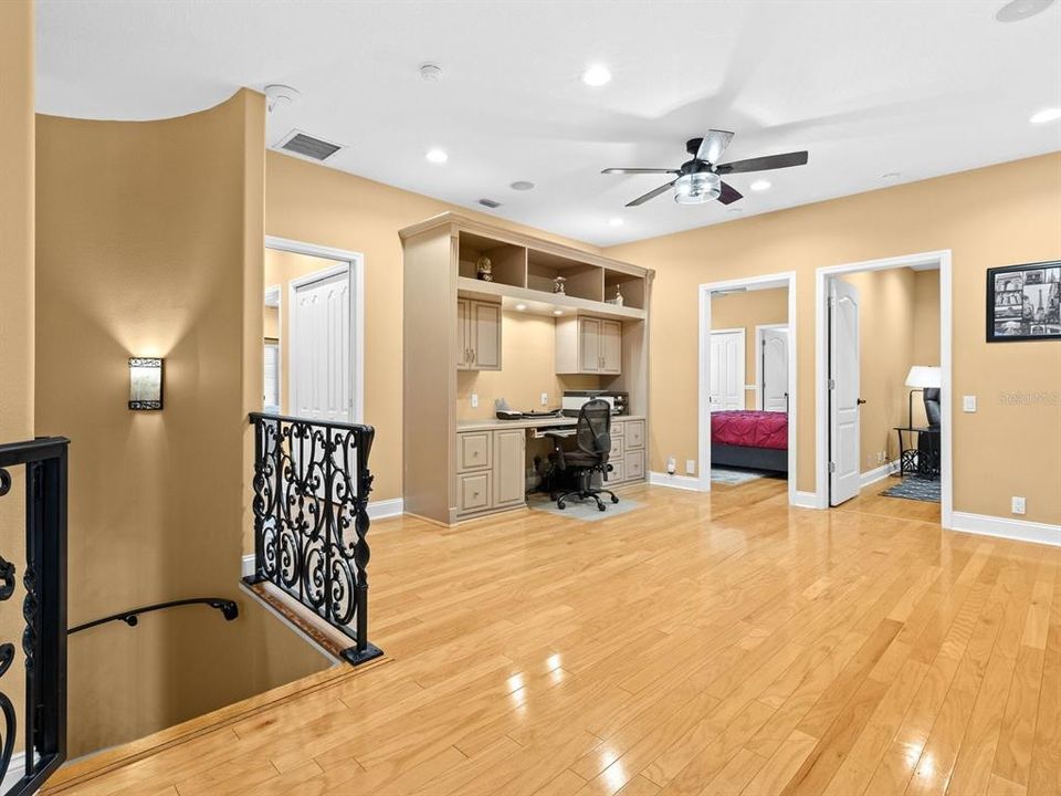 For Sale: $2,000,000 (5 beds, 7 baths, 5628 Square Feet)