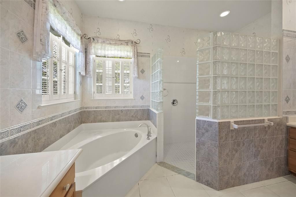 На продажу: $888,000 (4 спален, 3 ванн, 3681 Квадратных фут)