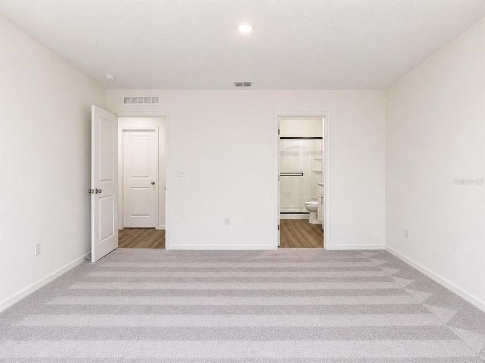 For Sale: $289,900 (3 beds, 2 baths, 1570 Square Feet)