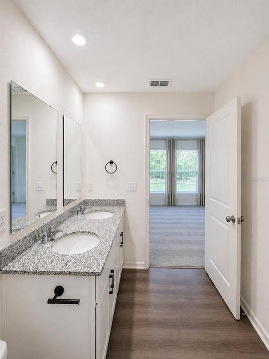 For Sale: $289,900 (3 beds, 2 baths, 1570 Square Feet)