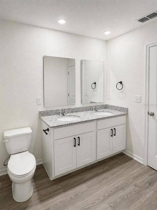 For Sale: $289,900 (3 beds, 2 baths, 1570 Square Feet)