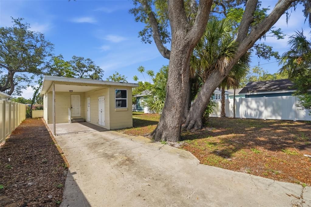 For Sale: $209,950 (2 beds, 1 baths, 754 Square Feet)