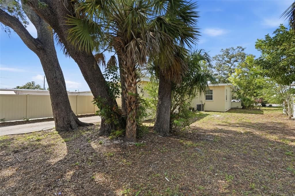 For Sale: $209,950 (2 beds, 1 baths, 754 Square Feet)