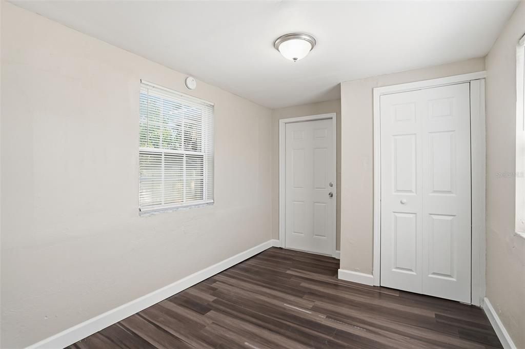 For Sale: $209,950 (2 beds, 1 baths, 754 Square Feet)