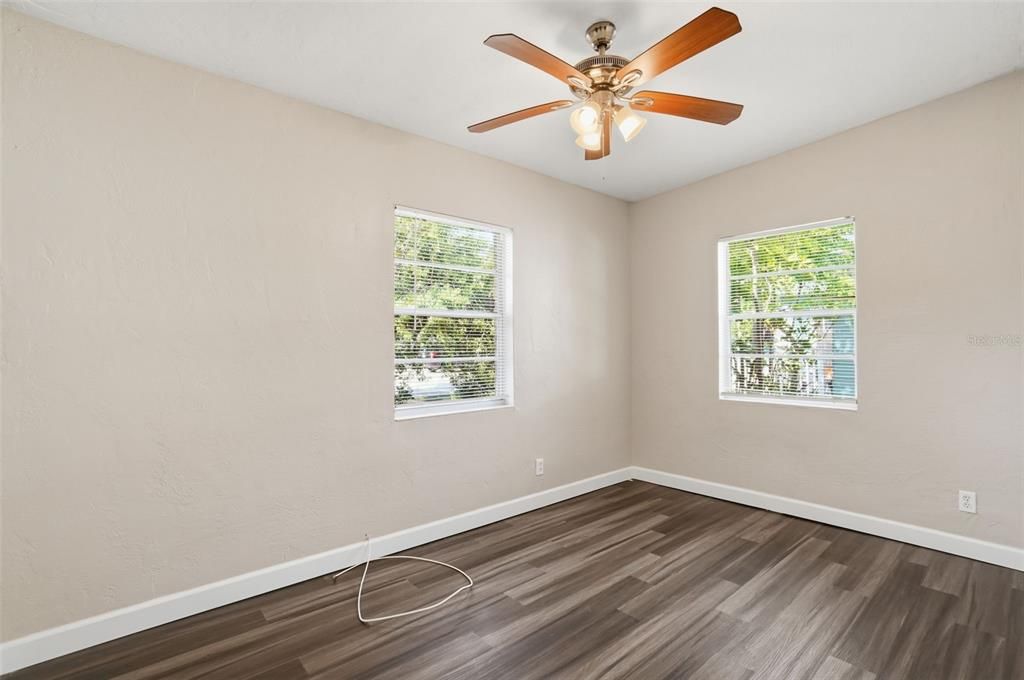 For Sale: $209,950 (2 beds, 1 baths, 754 Square Feet)