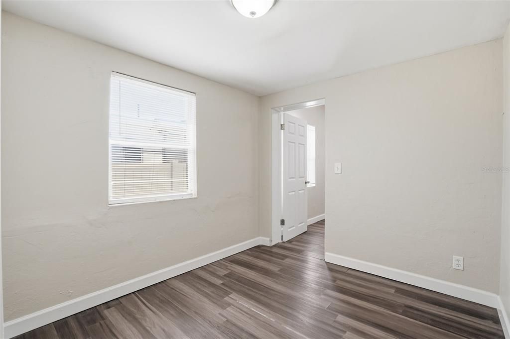 For Sale: $209,950 (2 beds, 1 baths, 754 Square Feet)