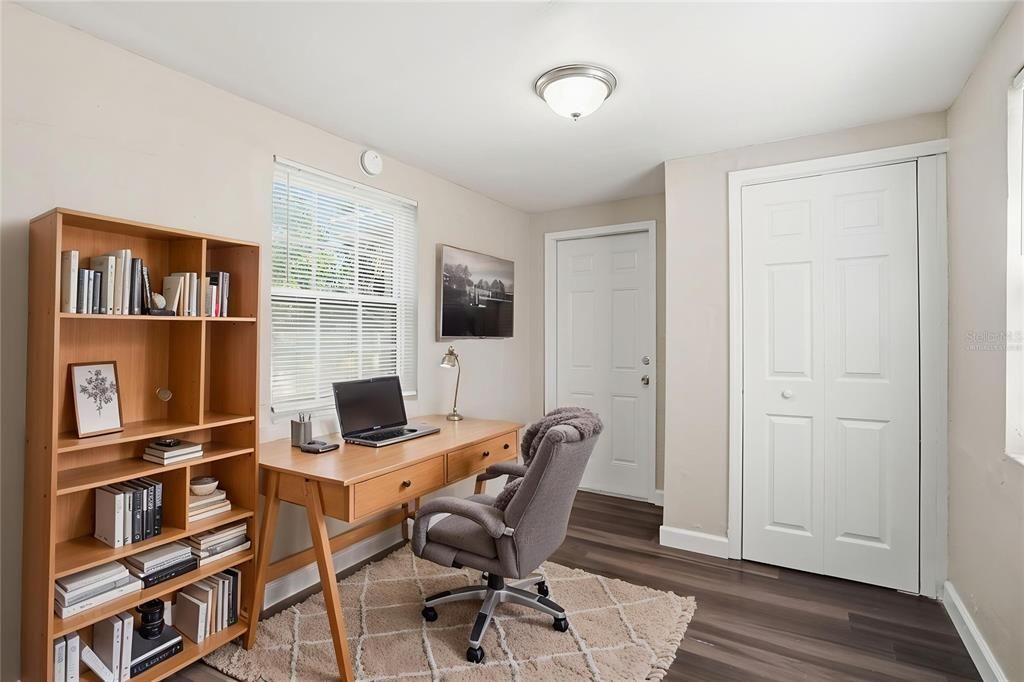 For Sale: $209,950 (2 beds, 1 baths, 754 Square Feet)