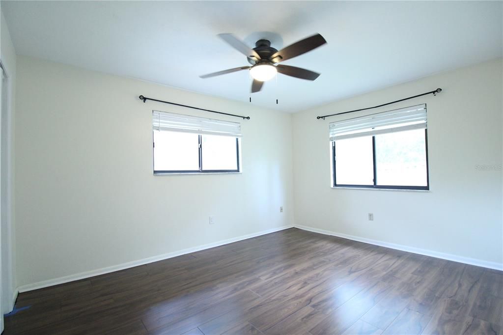 For Rent: $2,800 (4 beds, 2 baths, 1902 Square Feet)