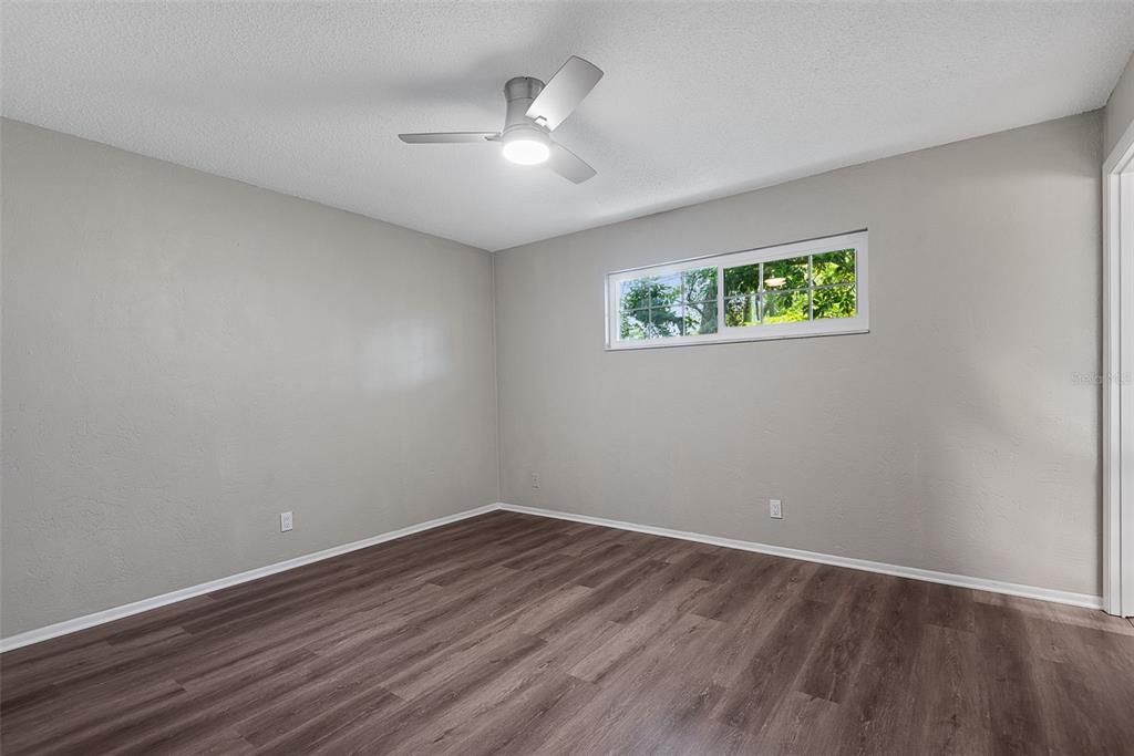 For Sale: $334,900 (3 beds, 2 baths, 1633 Square Feet)