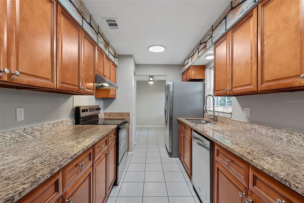 For Sale: $334,900 (3 beds, 2 baths, 1633 Square Feet)