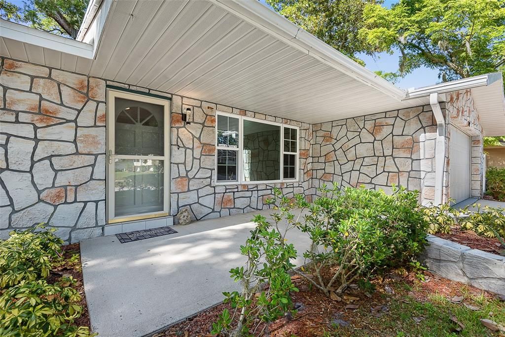 For Sale: $334,900 (3 beds, 2 baths, 1633 Square Feet)