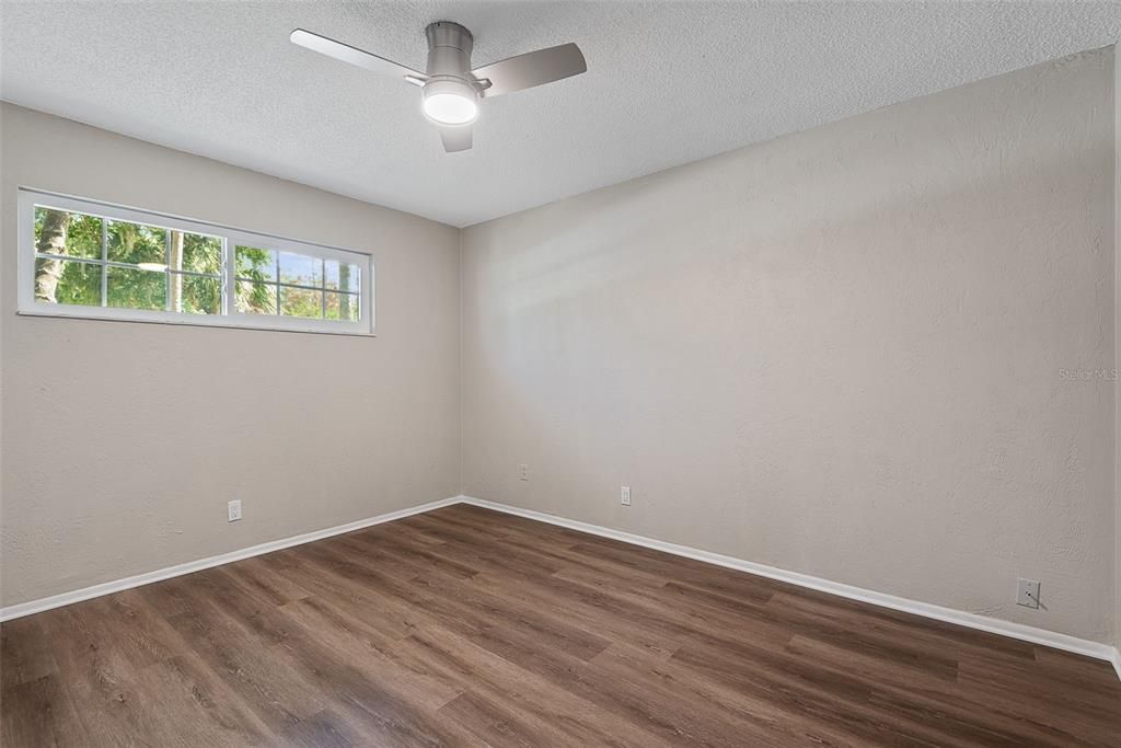 For Sale: $334,900 (3 beds, 2 baths, 1633 Square Feet)