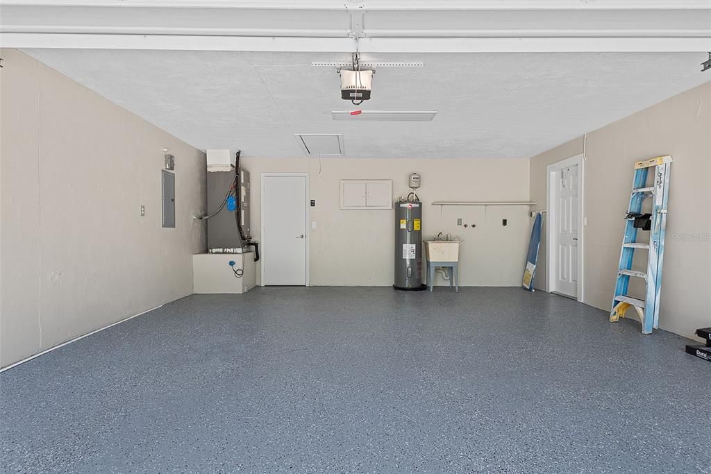 For Sale: $334,900 (3 beds, 2 baths, 1633 Square Feet)