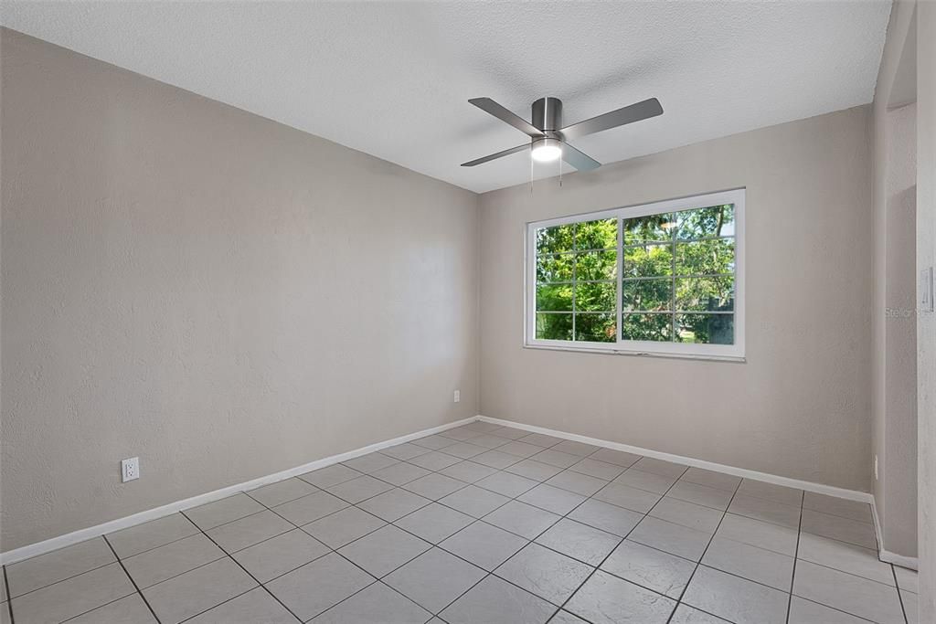 For Sale: $334,900 (3 beds, 2 baths, 1633 Square Feet)