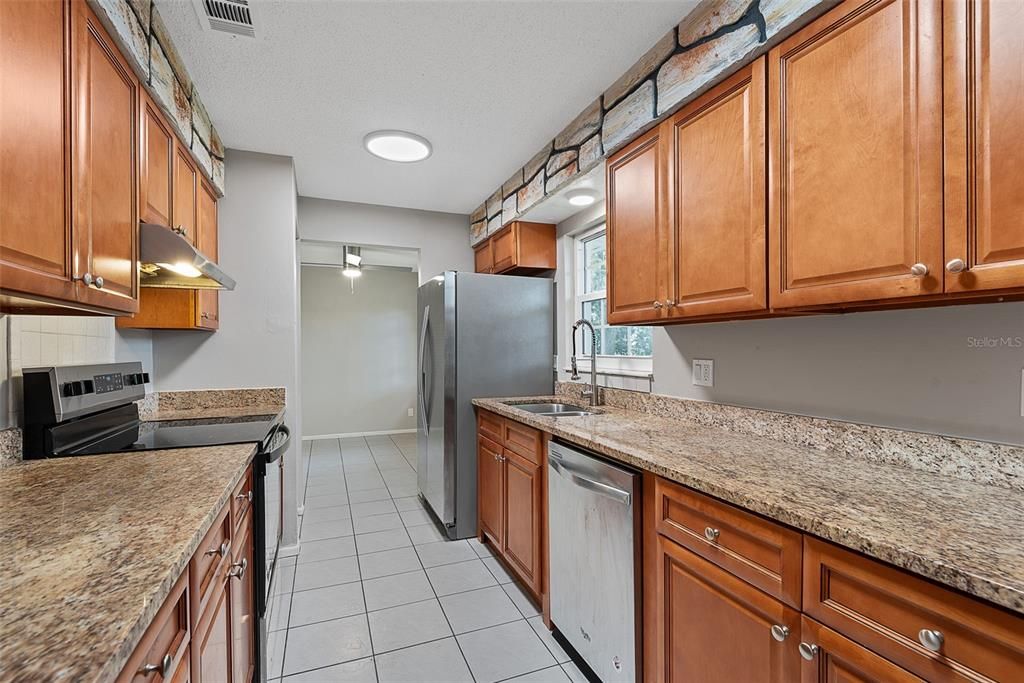 For Sale: $334,900 (3 beds, 2 baths, 1633 Square Feet)