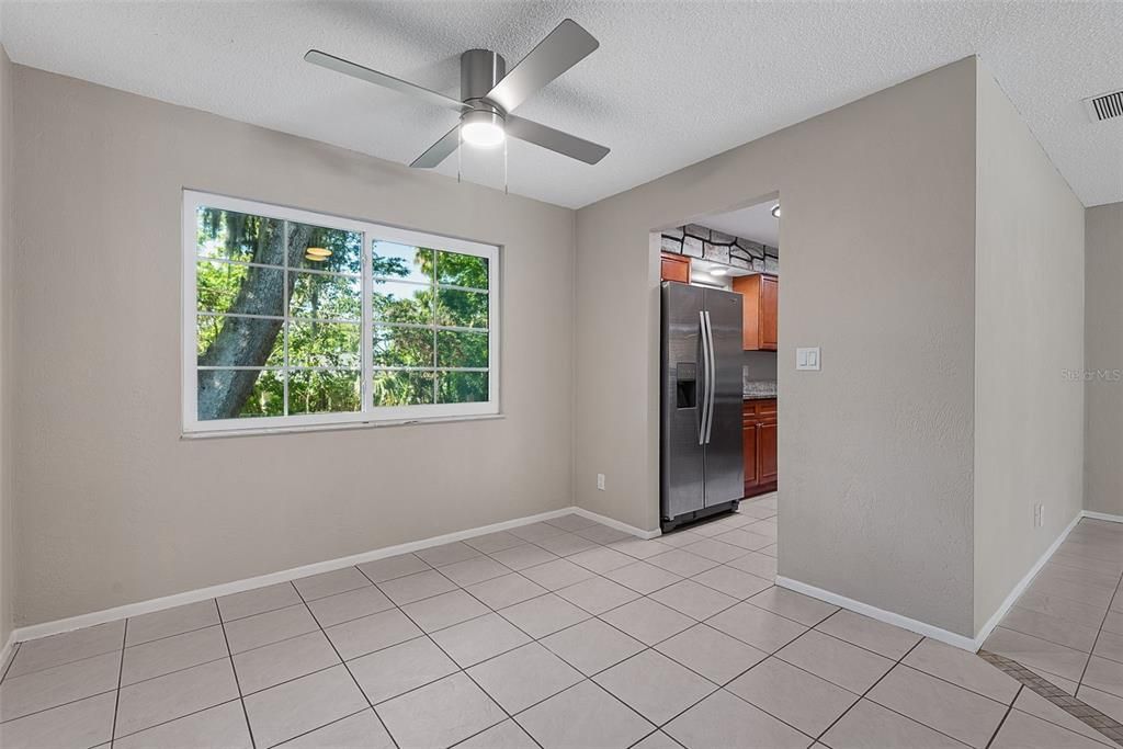 For Sale: $334,900 (3 beds, 2 baths, 1633 Square Feet)