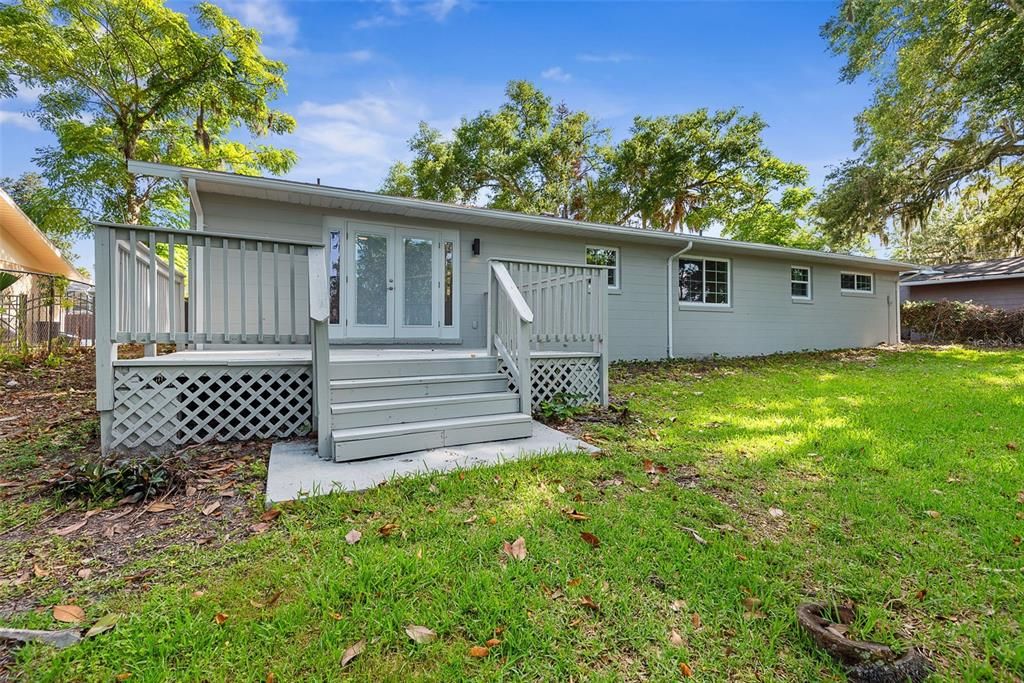 For Sale: $334,900 (3 beds, 2 baths, 1633 Square Feet)