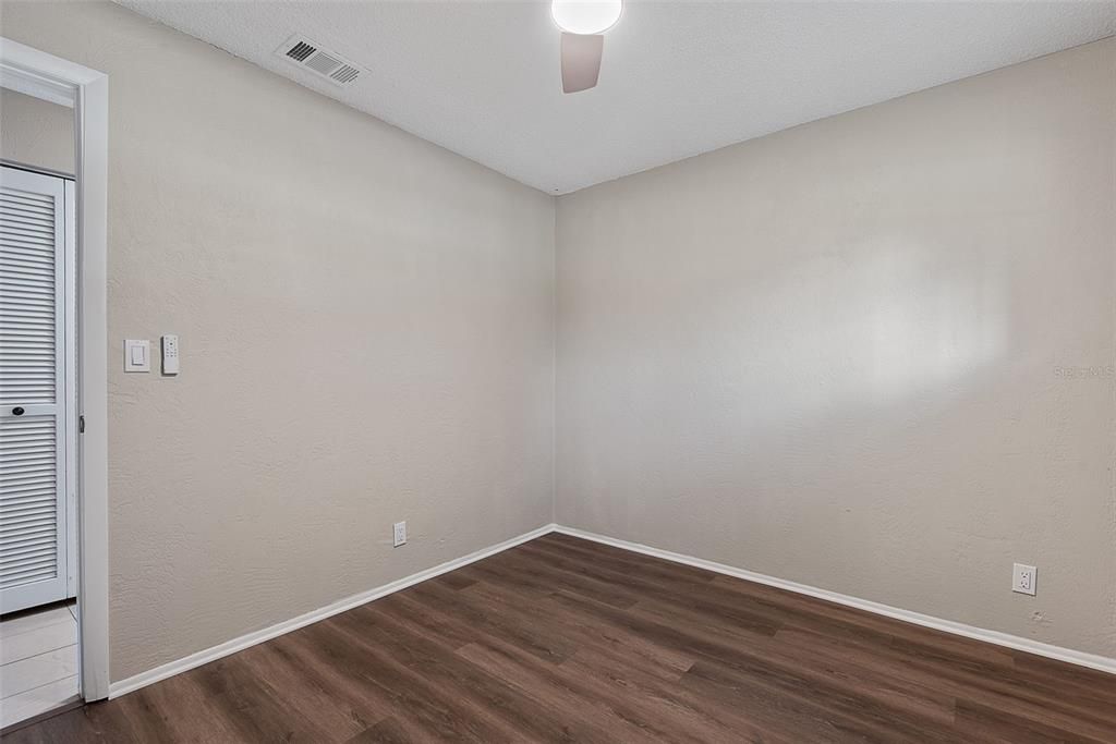 For Sale: $334,900 (3 beds, 2 baths, 1633 Square Feet)