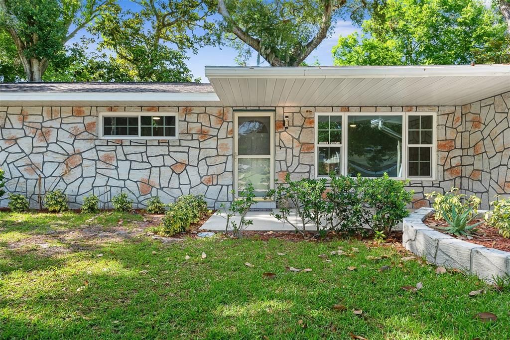 For Sale: $334,900 (3 beds, 2 baths, 1633 Square Feet)
