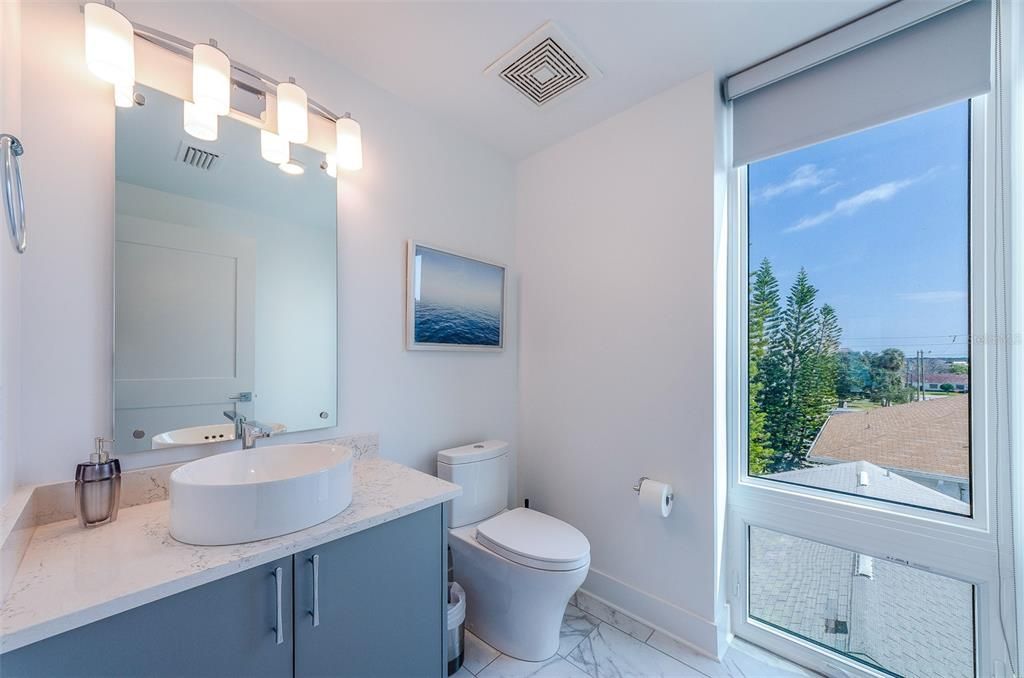 For Rent: $14,500 (3 beds, 3 baths, 2618 Square Feet)