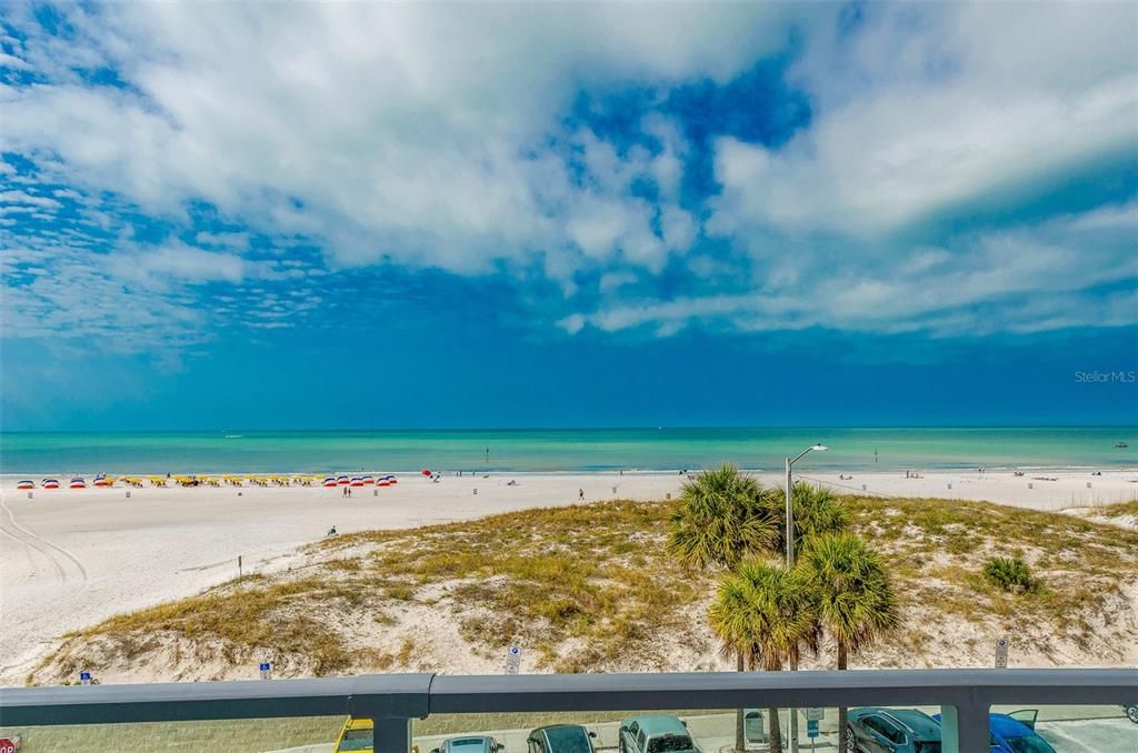 For Rent: $14,500 (3 beds, 3 baths, 2618 Square Feet)