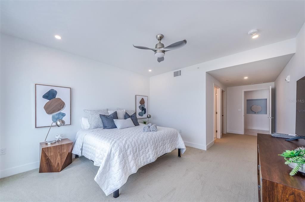 For Rent: $14,500 (3 beds, 3 baths, 2618 Square Feet)