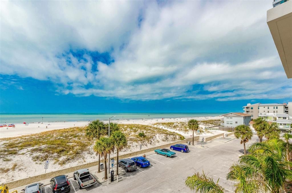 For Rent: $14,500 (3 beds, 3 baths, 2618 Square Feet)