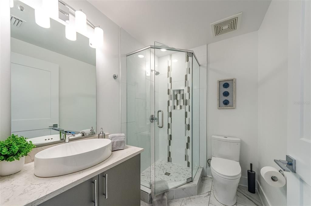 For Rent: $14,500 (3 beds, 3 baths, 2618 Square Feet)
