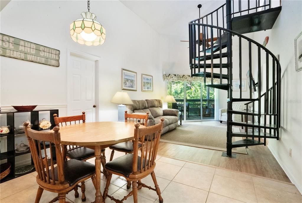For Sale: $450,000 (2 beds, 2 baths, 1028 Square Feet)