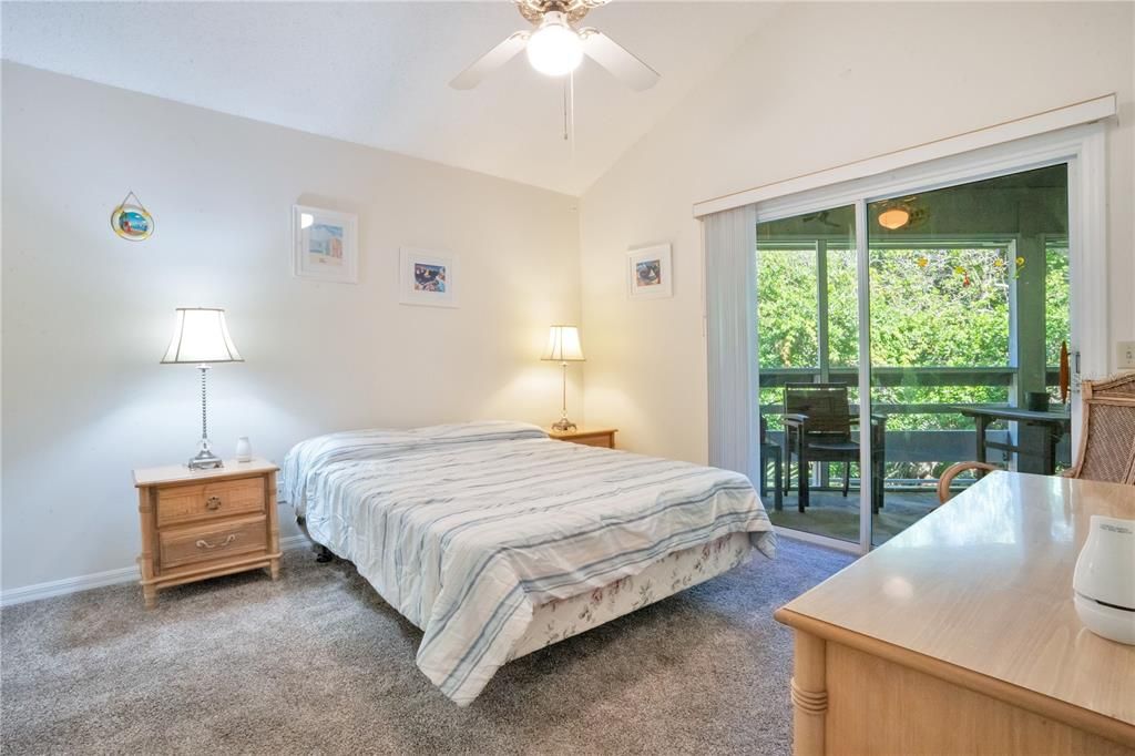 For Sale: $450,000 (2 beds, 2 baths, 1028 Square Feet)
