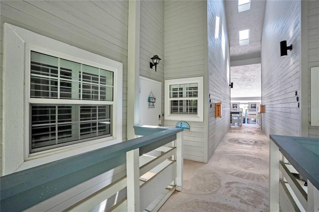 For Sale: $450,000 (2 beds, 2 baths, 1028 Square Feet)