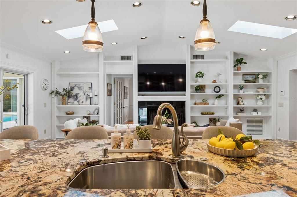 For Sale: $799,000 (4 beds, 3 baths, 2979 Square Feet)