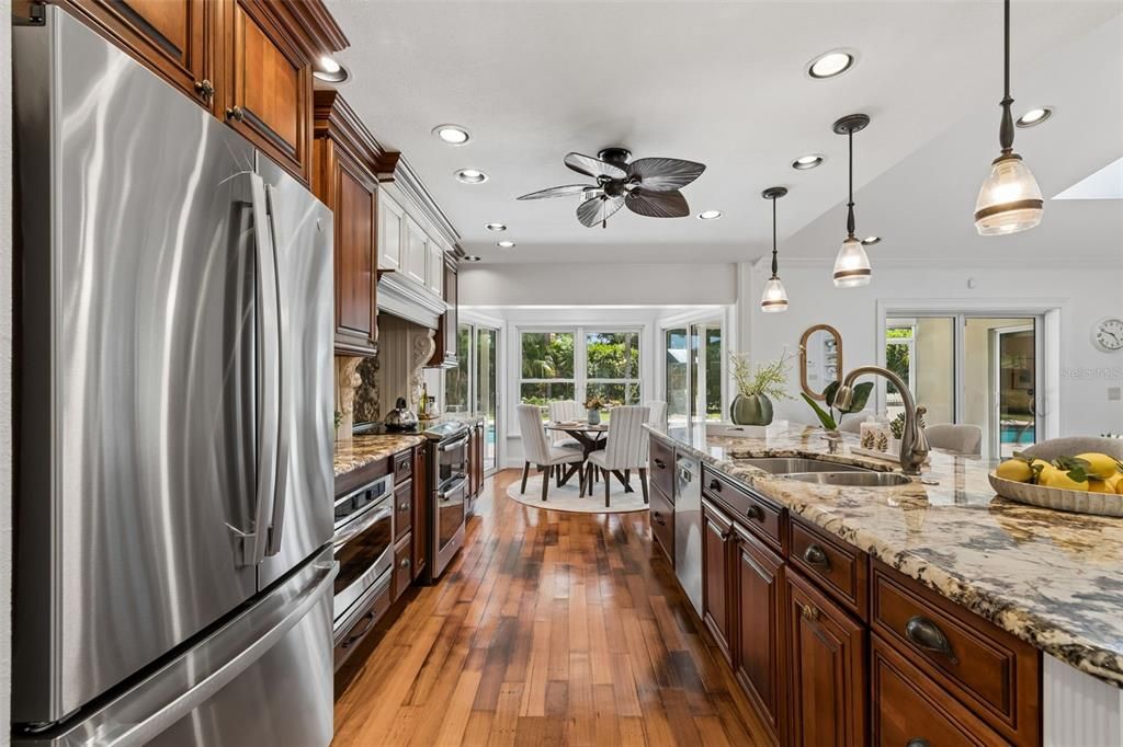 For Sale: $799,000 (4 beds, 3 baths, 2979 Square Feet)