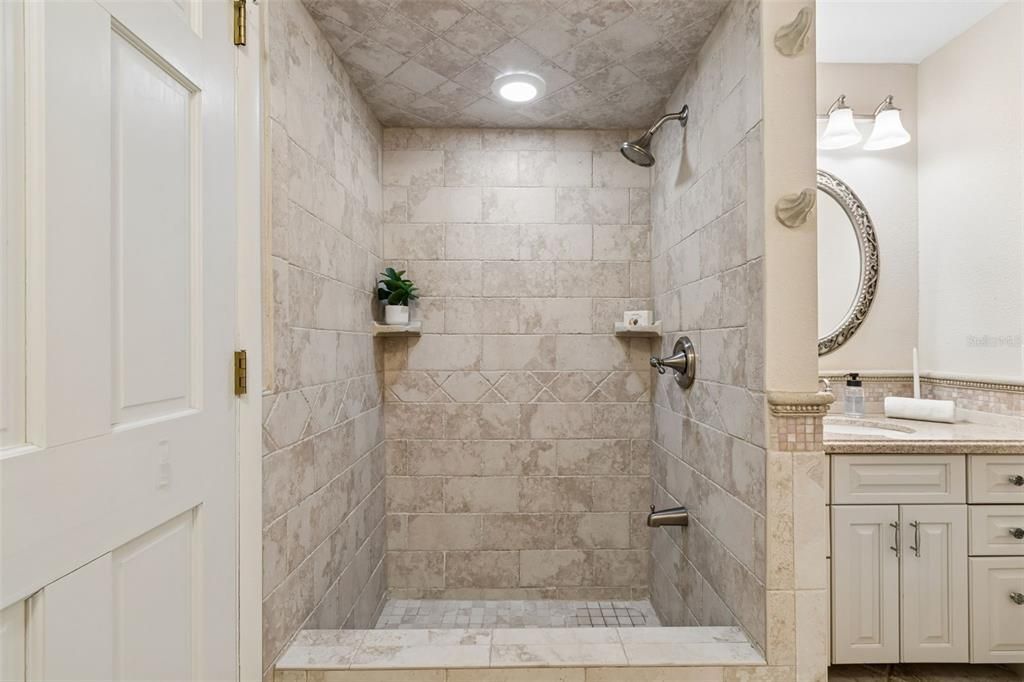 For Sale: $799,000 (4 beds, 3 baths, 2979 Square Feet)