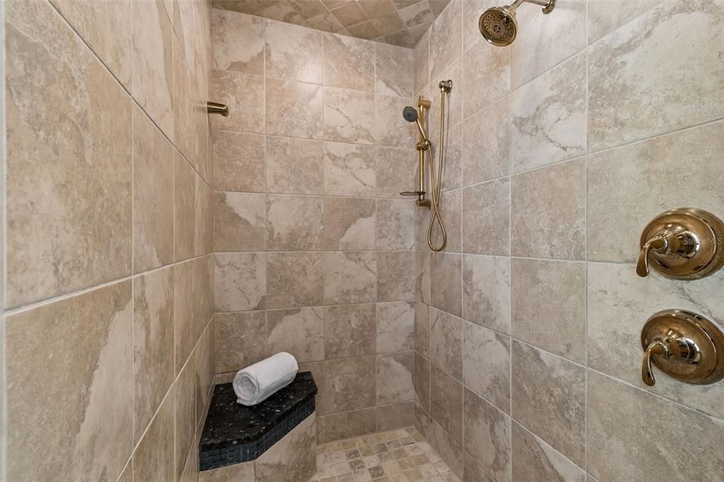 For Sale: $799,000 (4 beds, 3 baths, 2979 Square Feet)