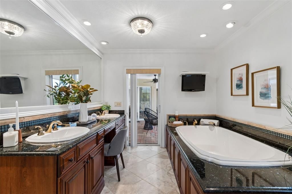 For Sale: $799,000 (4 beds, 3 baths, 2979 Square Feet)