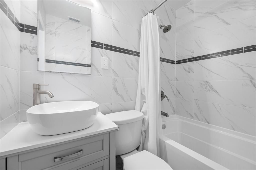 На продажу: $329,000 (3 спален, 2 ванн, 1034 Квадратных фут)
